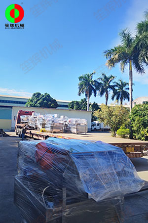 兩條蔬果清洗加工設備線裝車交付上海客戶,！